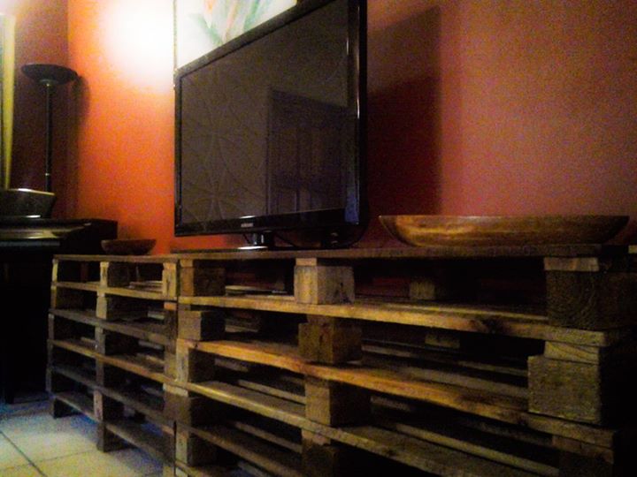 Upcycled Pallets TV Stand