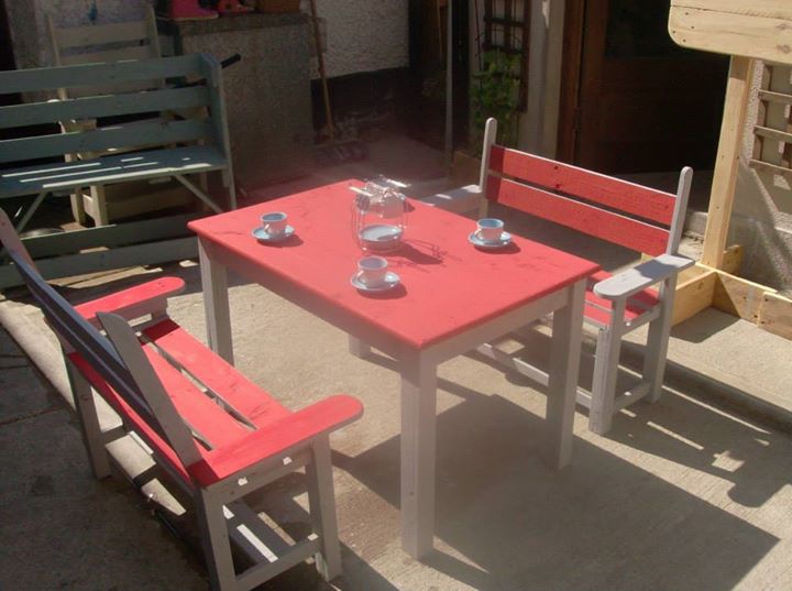 Pallets Restaurant Furniture