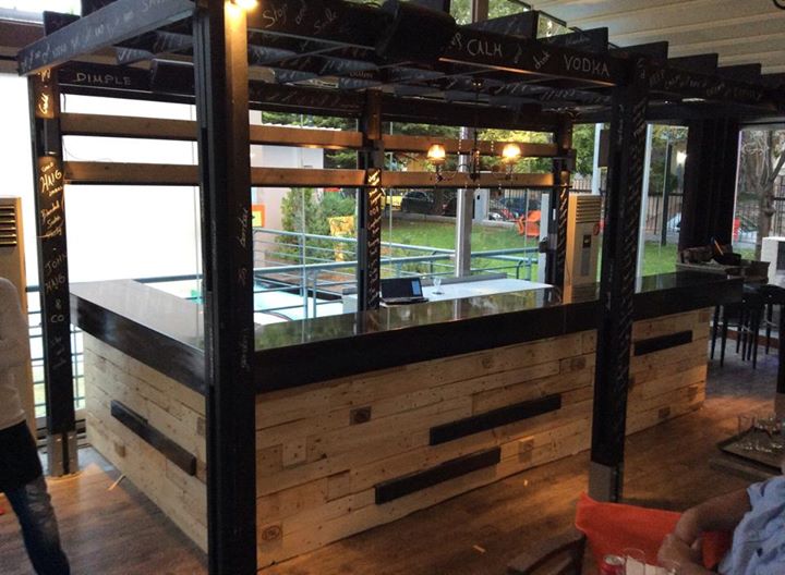 Eco Friendly Bar Pallets Works Pallet Ideas