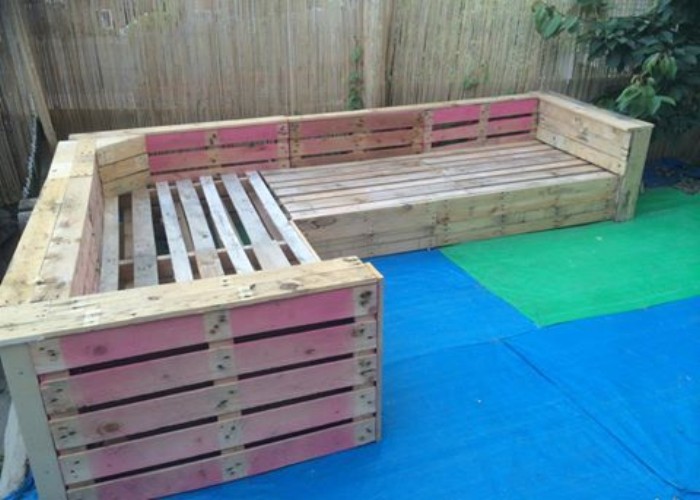 Patio Garden Corner Seating with Pallets Pallet Ideas