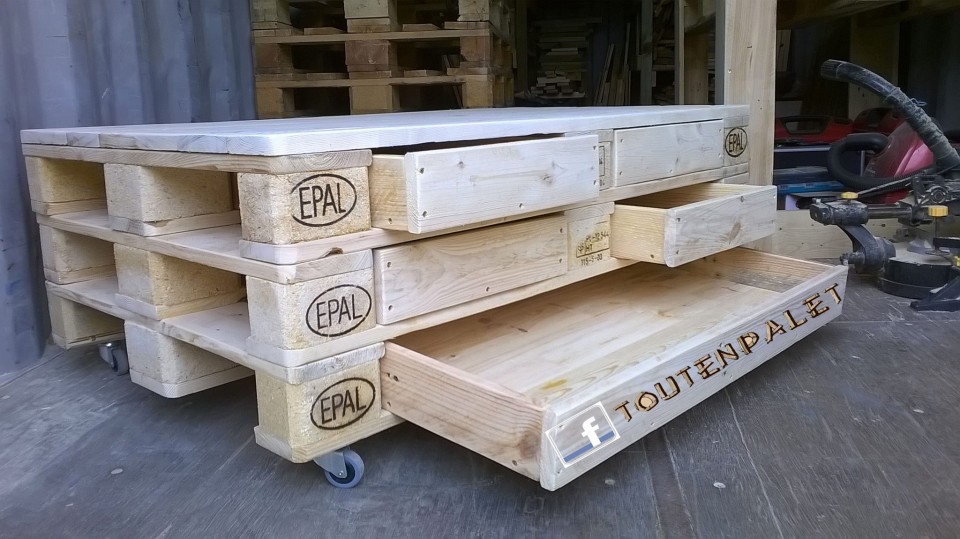 Pallets Wood Coffee Table