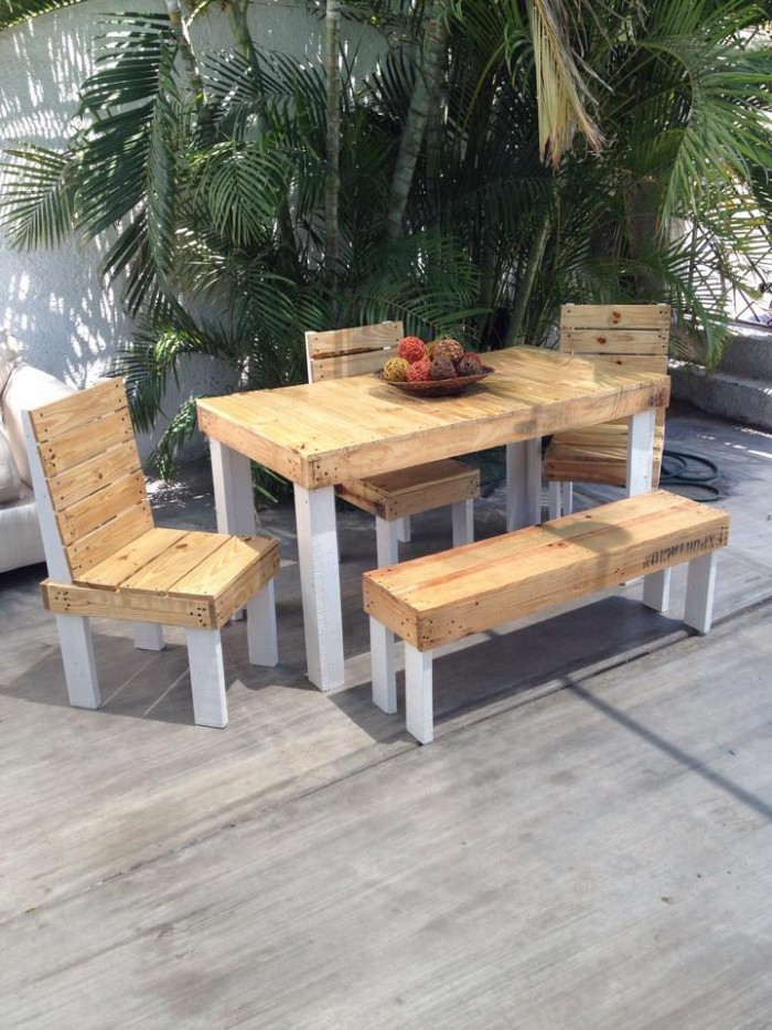 Outdoor Furniture Set Out Of Wood Pallet Pallet Ideas