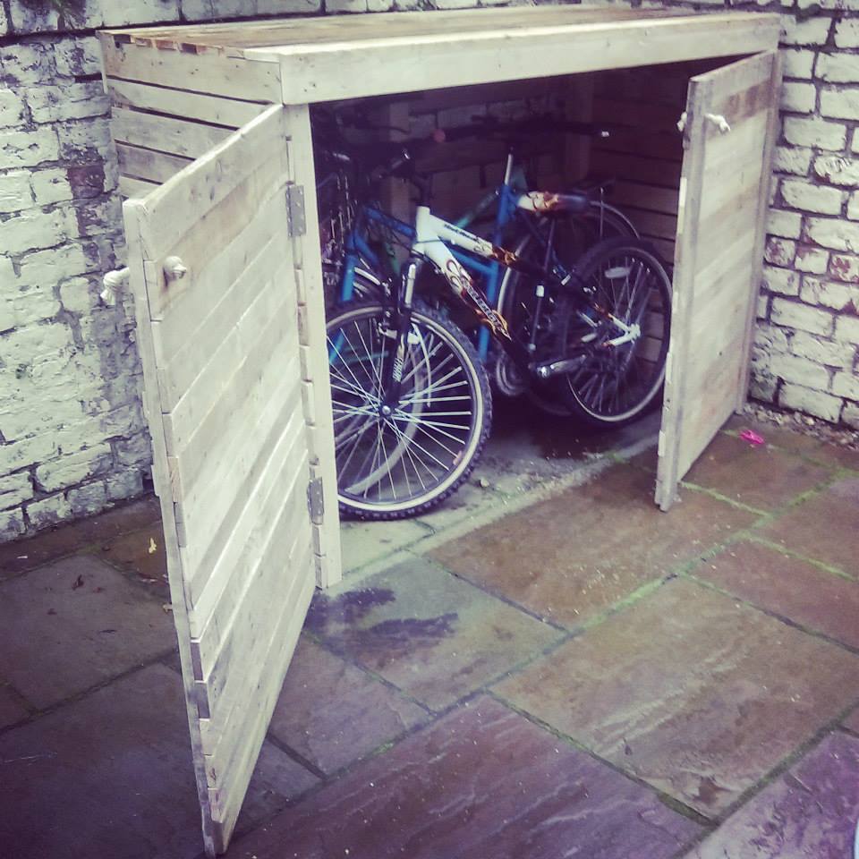 Upcycled Pallet Bike Shed | Pallet Ideas: Recycled ...