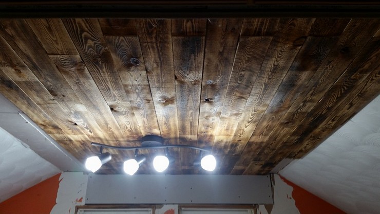 wooden pallet ceiling.