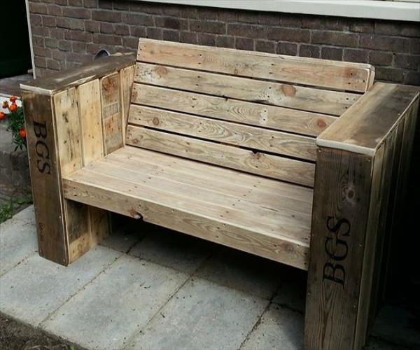 Cute Patio Benches with Wood Pallets | Pallet Ideas