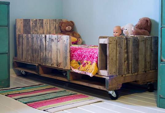 Kids-Room-Bed-with-Pallets