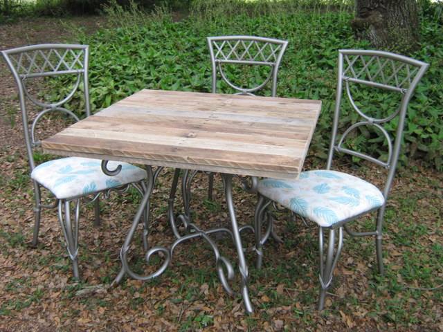 Pallet-Wood-Top-Table-Patio-Set