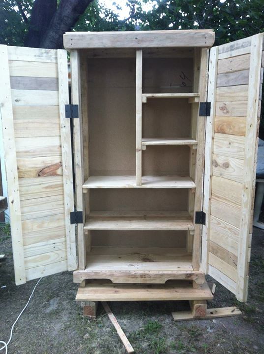 Pallets-Storage-cabinet