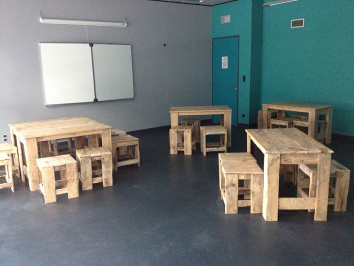 Pallets Made Classroom Furniture