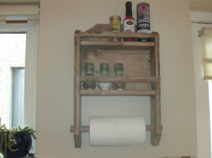 Wood-Pallets-Spice-rack-and-kitchen-roll-holder