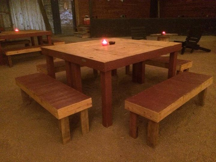 Outdoor-Party-Pallets-Tables-Benches