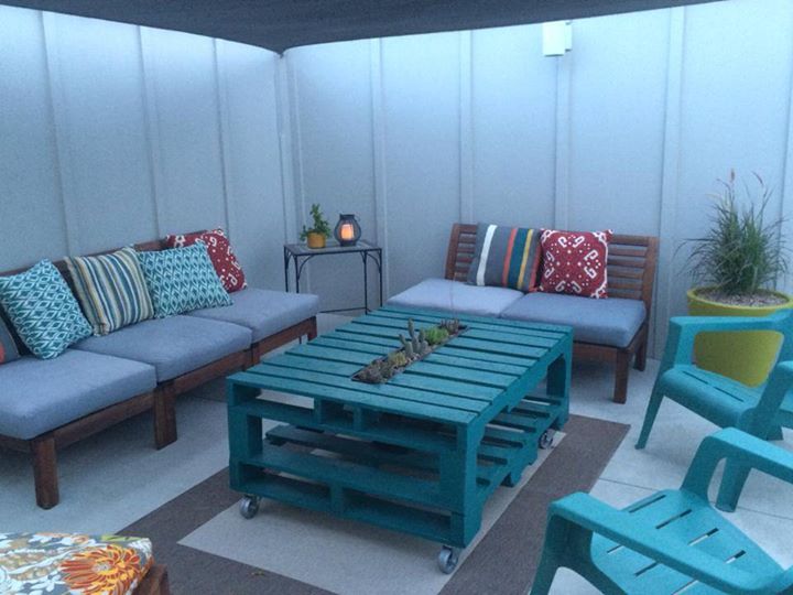 Pallets-Table-and-Sofa