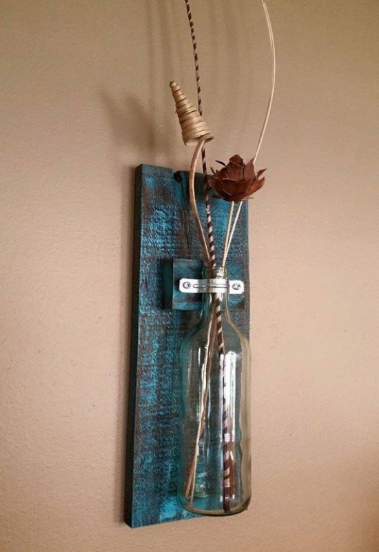 Pallets-Wall-Hanging-Vase