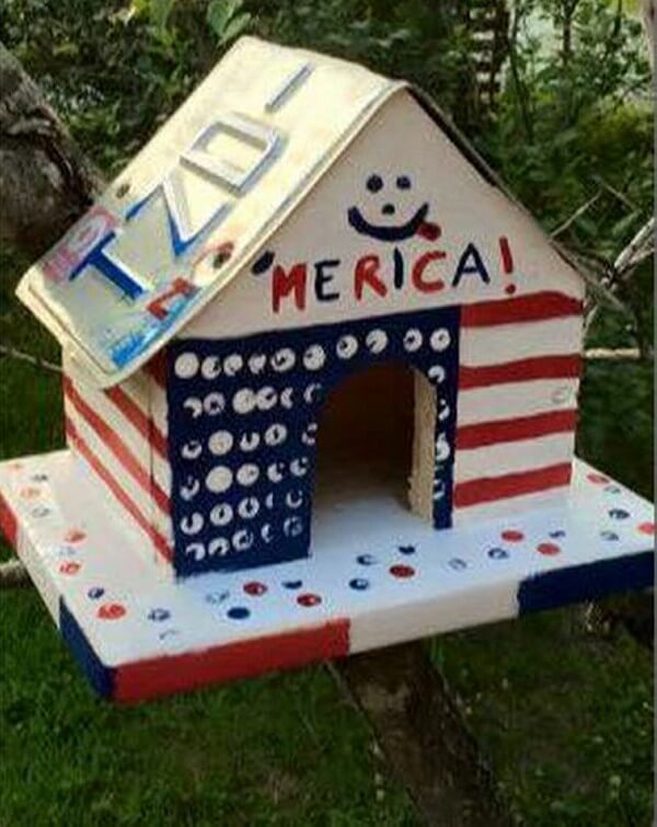 Pallets-Made-Birdhouse