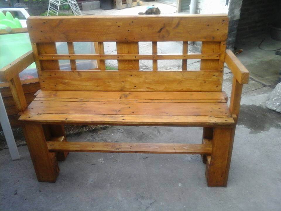 Pallets-Made-Outdoor-Benches