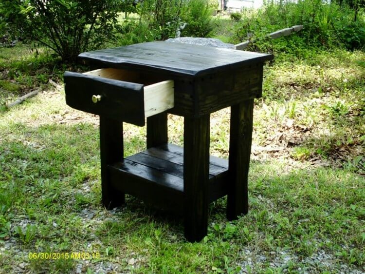 Side-Table-From-Pallets