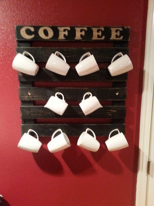 Pallet-Kitchen-Cups-Rack