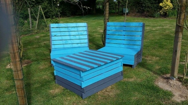 Pallet-Furniture-in-Garden