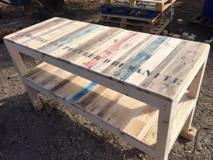 Shipping-Pallet-Upcycled-Bench