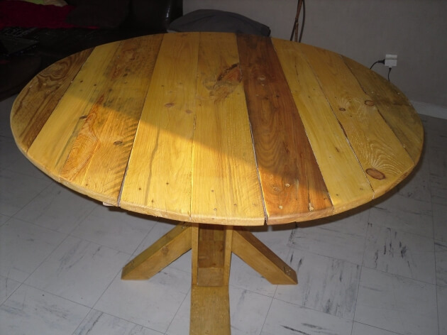 Pallet-Kitchen-Table