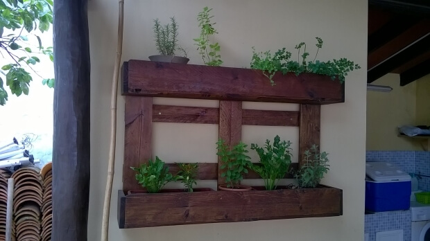 Pallet-Wood-Wall-Planter