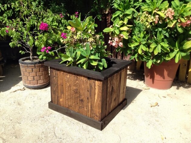 Pallet Garden Planter Box