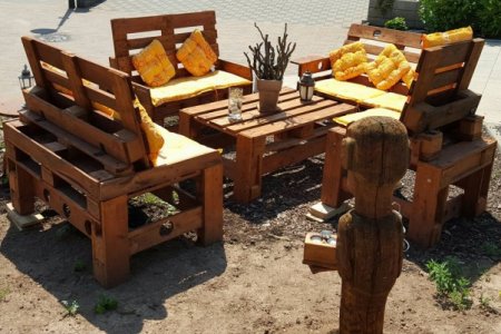 Outdoor Furniture From Wood Pallets