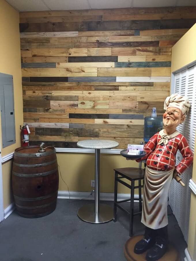 Pallets-Wood-Wall
