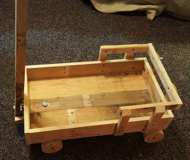 Wagon-Made-with-Pallets