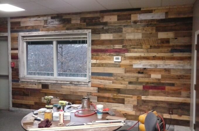 Wall-Out-of-Pallets-1