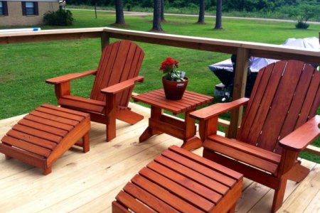 Lovely Pallet Chairs Set