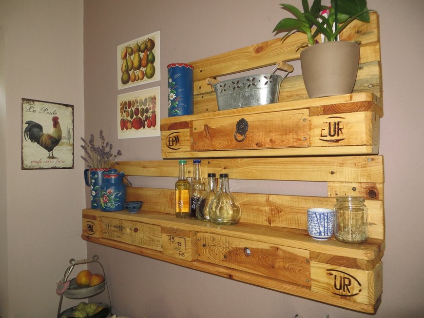 wood-pallet-kichen-shelving